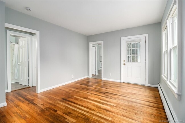 Building Photo - 9 Nicholas Square