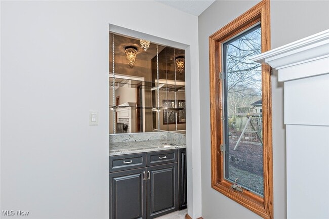 Building Photo - 6235 Sunnywood Dr