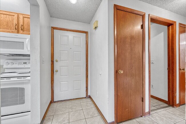 Building Photo - $1,245.95, 1 bed, 1 bath, garden level Condo with Washer/Dryer