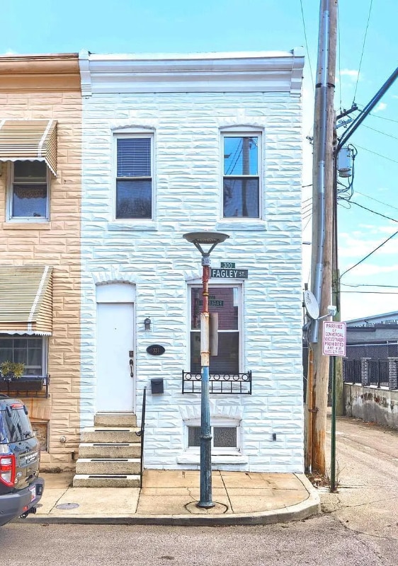 Building Photo - 321 Fagley St