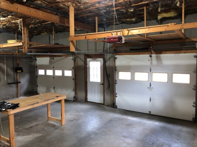 Building Photo - 183 Rhododendron Ln