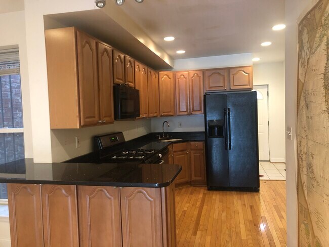 Granite counter+ microwave + range + more - 1204 Florida Ave NE