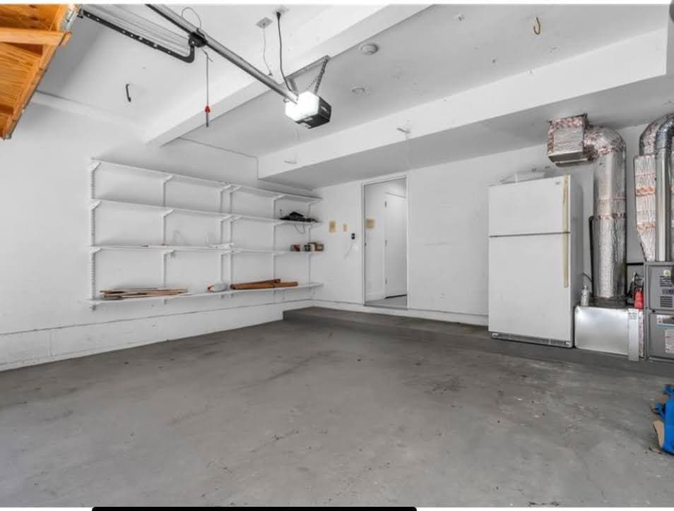 Garage - 138 S Broadway