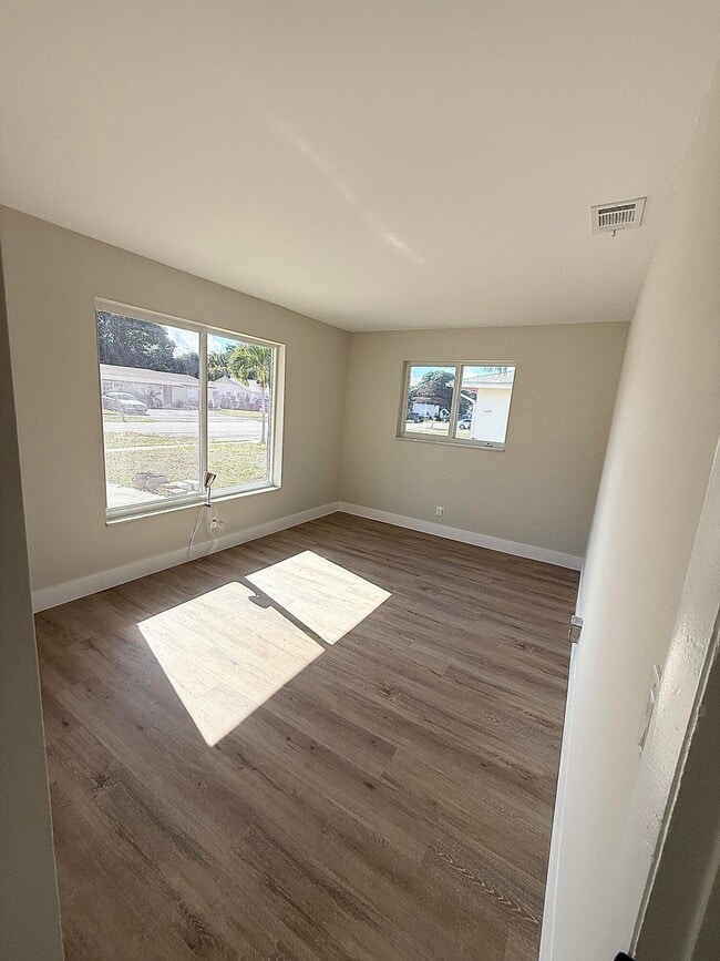 Building Photo - 3797 Roan Ct E