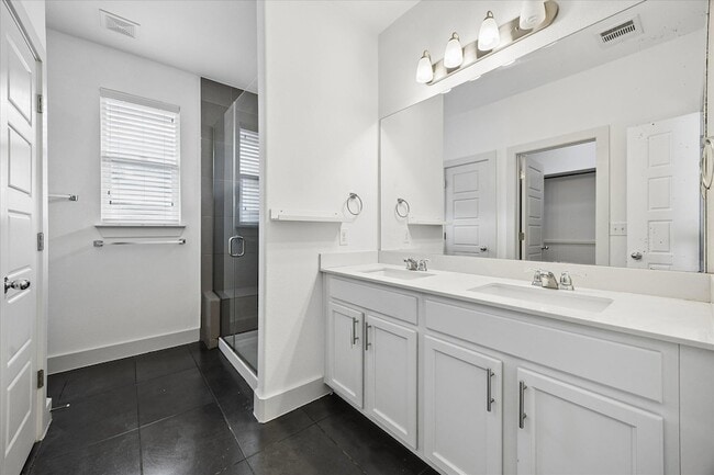 Building Photo - 7203 Bertram Ct