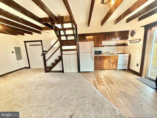 Building Photo - 10622 Belmont Blvd