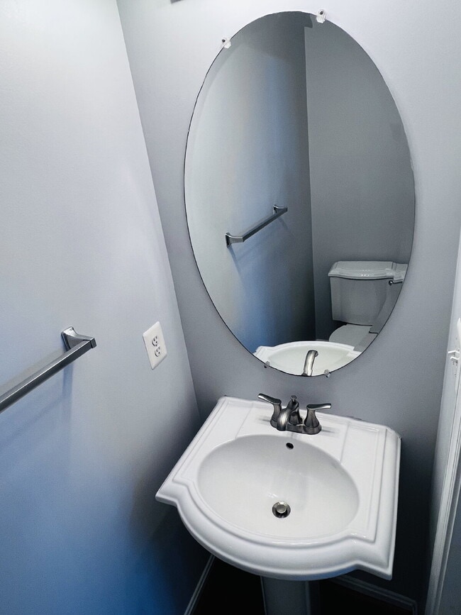 Building Photo - Move-in Special: HALF OFF off of the first month's rent! Stunning 4-5 Bedroom Home for Rent in En...