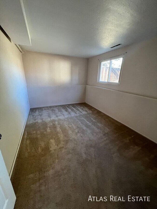 Building Photo - 3914 Encino St