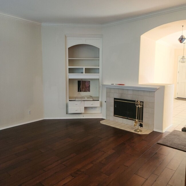 Building Photo - Single Level House in Carlsbad, 4 bed 2.5 bath, 3 car garage on a Cul de sac