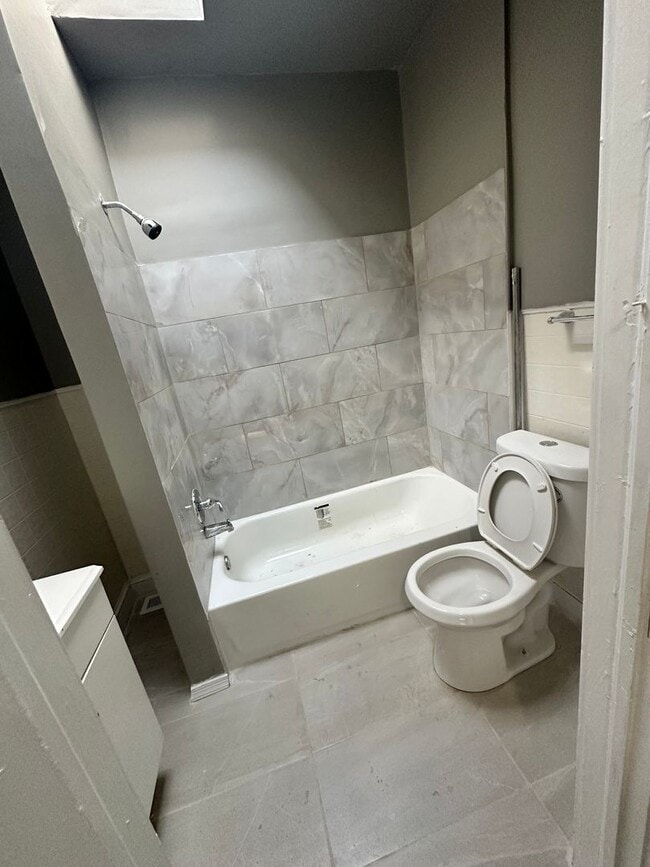 Building Photo - Charming 3-bedroom, 1-bathroom home located in the Cylburn Community