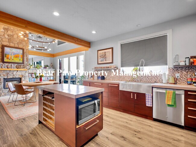 Building Photo - "Spacious 5-Bed Retreat with 3.5 Baths on ...