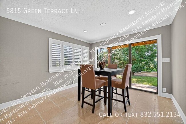 Building Photo - 5815 Green Terrace Ln