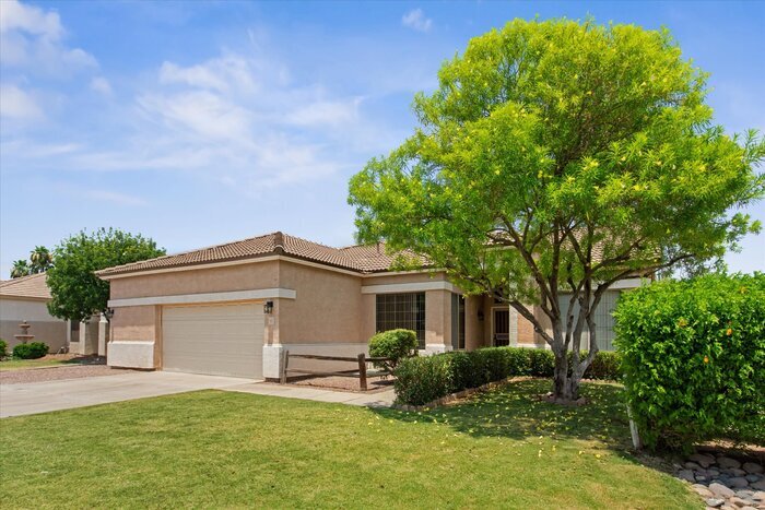 Building Photo - 92 E Spur Ave