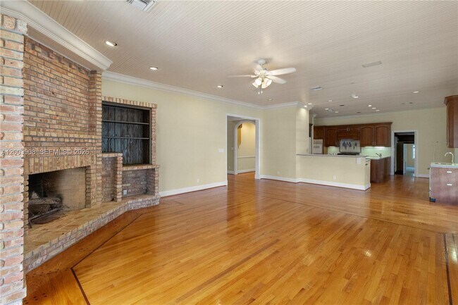 Building Photo - 700 Coral Way