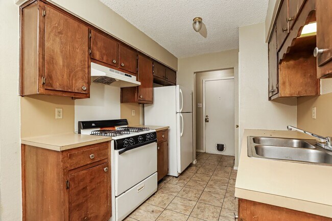 Building Photo - Amazing home ready to move in!