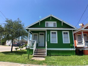 Building Photo - 3824 Avenue M 1/2