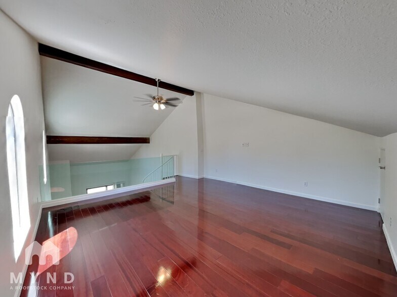 Building Photo - 8260 E Sutton Dr