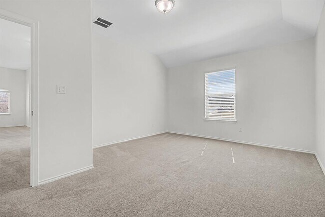 Building Photo - 501 Silver Trail