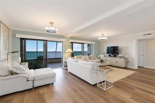 Building Photo - 1500 Park Beach Cir