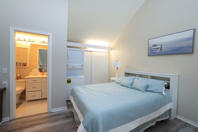 Building Photo - 12600 Melville Dr