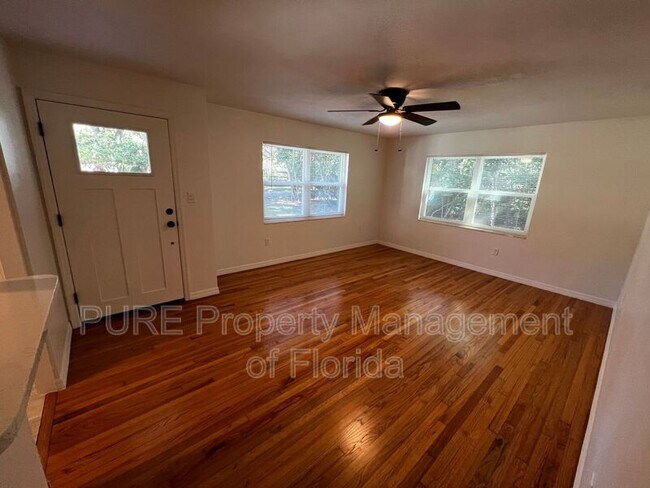 Building Photo - 1222 SE 3rd St