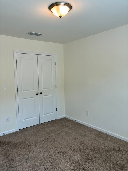 Building Photo - 275 Harpers Run Ln