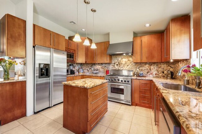 Building Photo - 42505 Rancho Mirage Ln