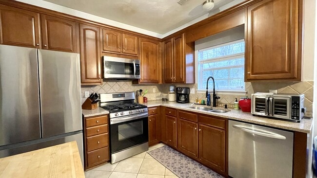 Building Photo - 2248 Ships Crossing