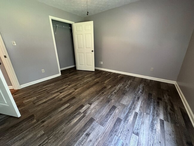 Building Photo - 110 S Dove Ct