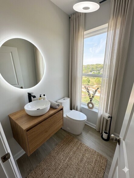 Building Photo - 352 Skylar Ct SE