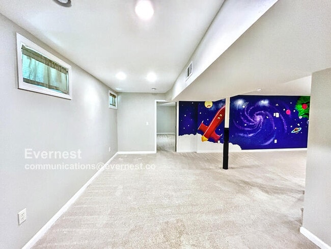 Building Photo - 1584 Camelot Cir