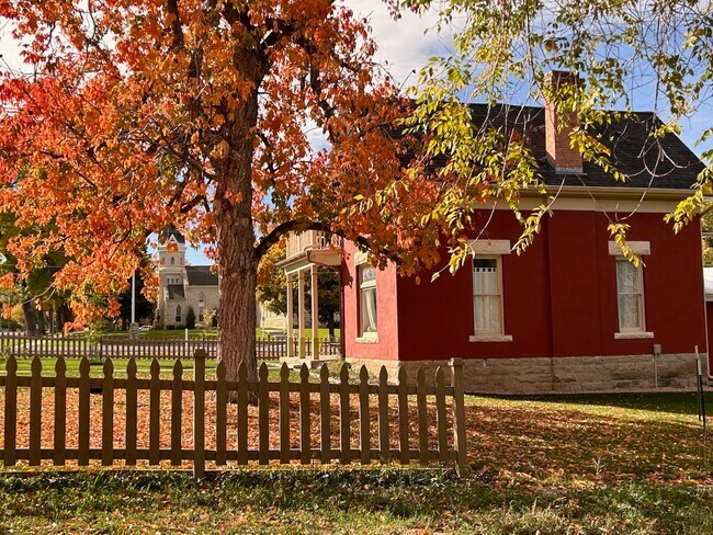 Building Photo - 90 S Main St