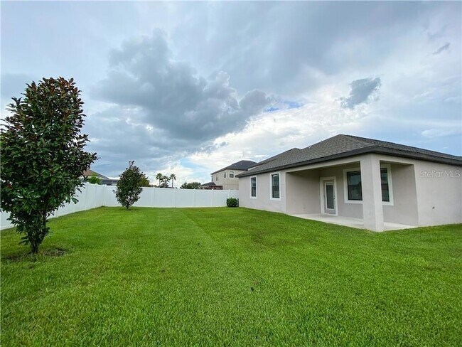 Building Photo - 15257 Night Heron Dr