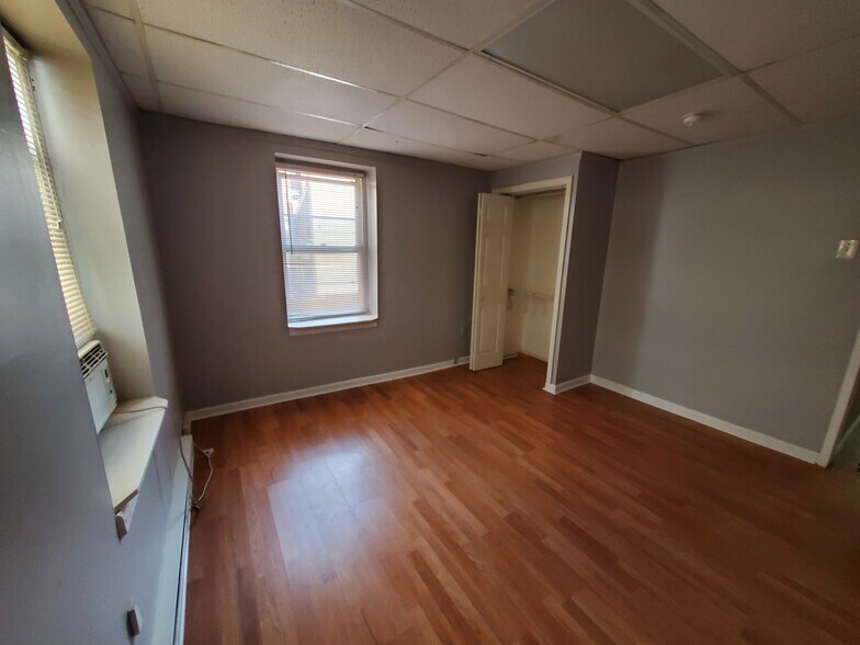unfurnished - 1909 Chestnut St