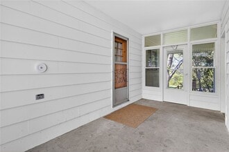 Building Photo - 11 Forest Ln