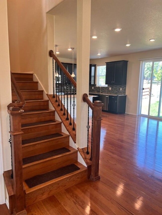 Building Photo - Beautiful Sierra Ridge 4-Bedroom, 3.5-Bath...