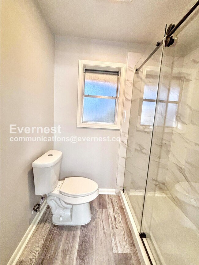 Building Photo - PROMO: Get $500 off the first month’s rent when you sign the lease today!! / Spacious Home with G...