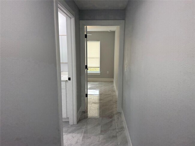 Building Photo - 15185 SE 61st Ct