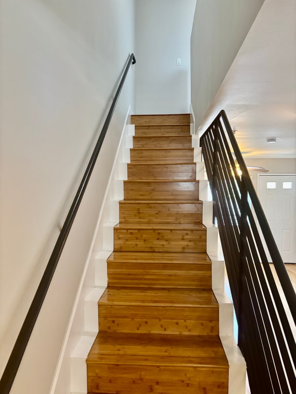 Building Photo - 6033 Eleanor Ave