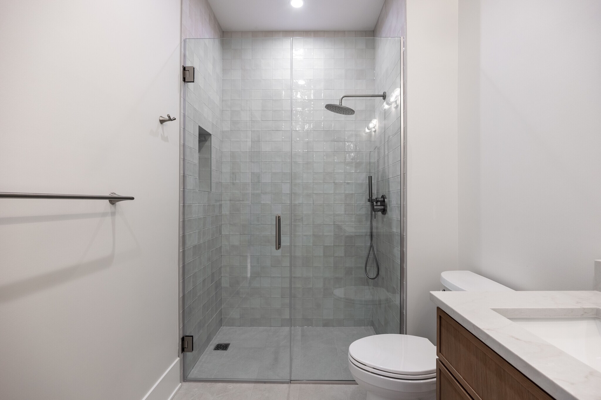 Building Photo - 1610 W Grand Ave