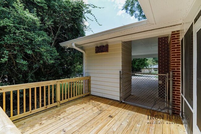 Building Photo - 160 Harold Dr