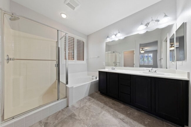 Building Photo - Stunning 1-Story Home in the Heart of Moun...