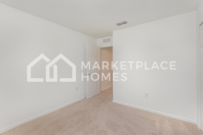 Building Photo - 9093 Gifford Dr