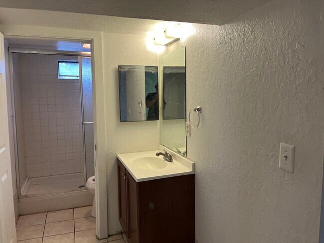 Building Photo - 9160 Cypress Dr