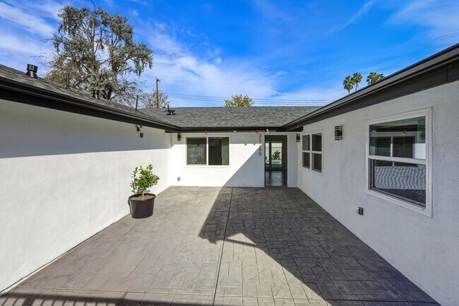 Building Photo - Newly Rebuilt Luxury 3 Bed Home with Pool, Designer Kitchen, Huge Courtyard, Near Topanga Mall