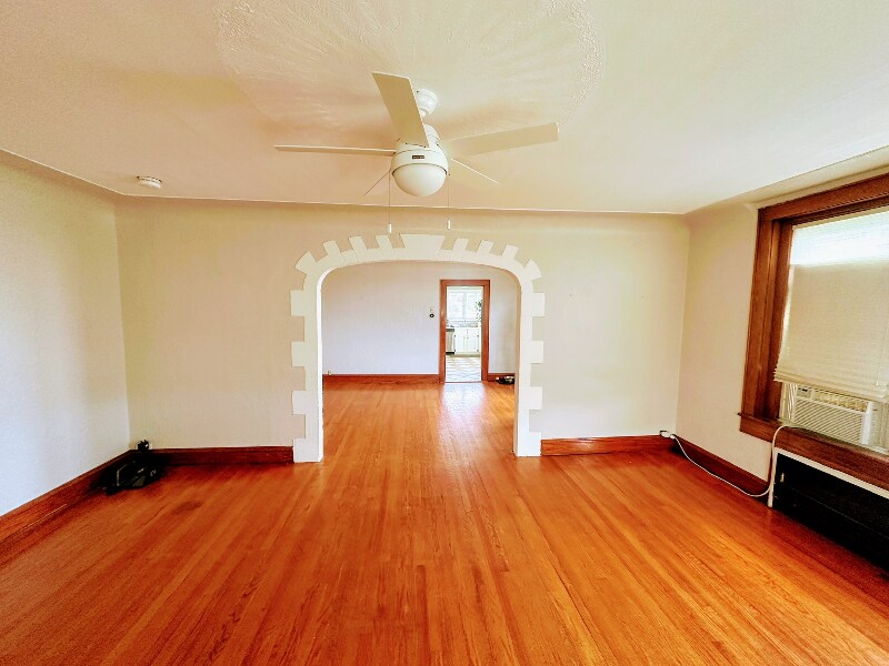 Building Photo - 863 N Rebecca Ave