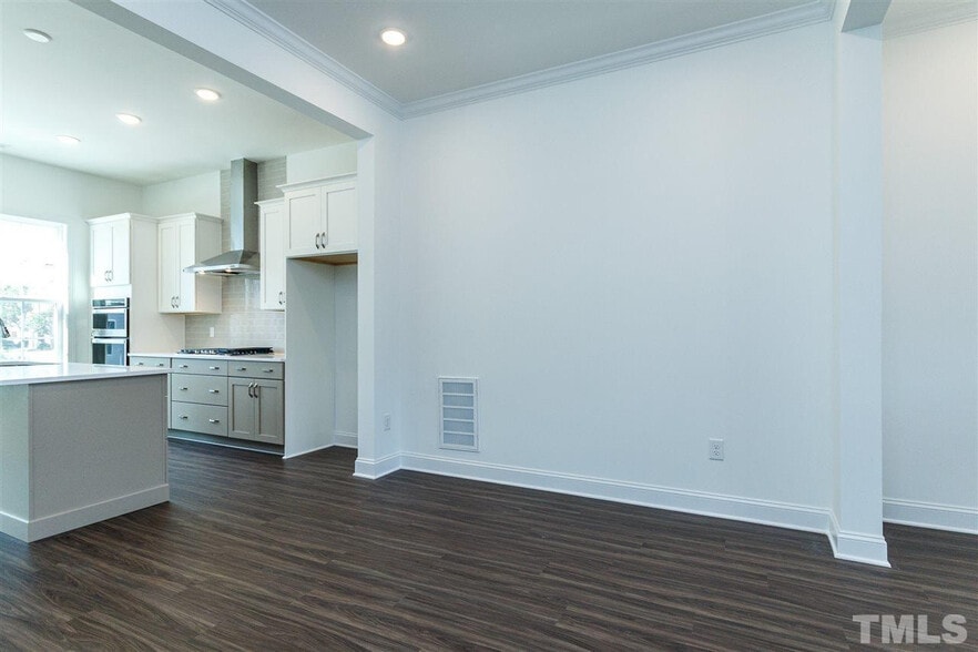 Building Photo - Room in Townhome on Mazarin Ln