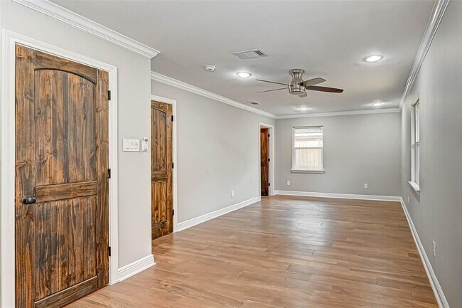 Building Photo - 5611 Nina Lee Ln