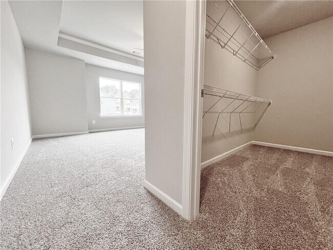 Building Photo - 1446 Fern Ridge Ln