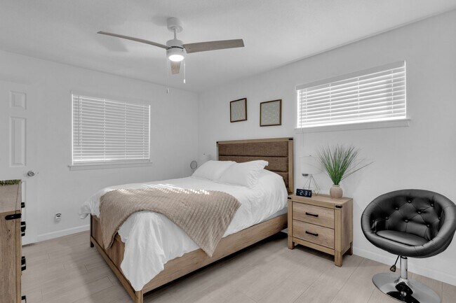 Building Photo - 9805 Sugarberry Dr